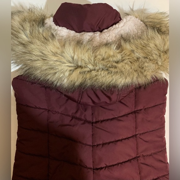 Aeropostale sleeveless puffer jacket with faux fur hoodie in size Small Petite - Picture 10 of 12
